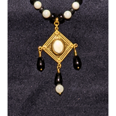 Triple Drop Italian Renaissance Necklace - White Agate and Onyx